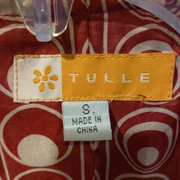 Tulle size smalll red coat - Picture 2 of 5